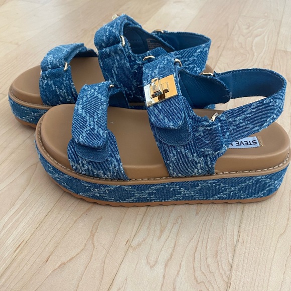 Steve MaddenBlue Denim Sandals - Picture 2 of 4